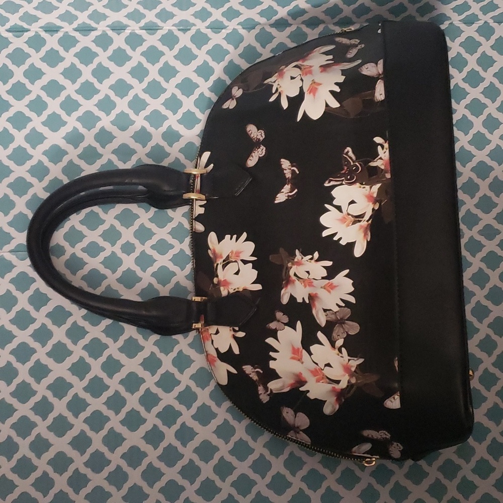 Black flower Handbag